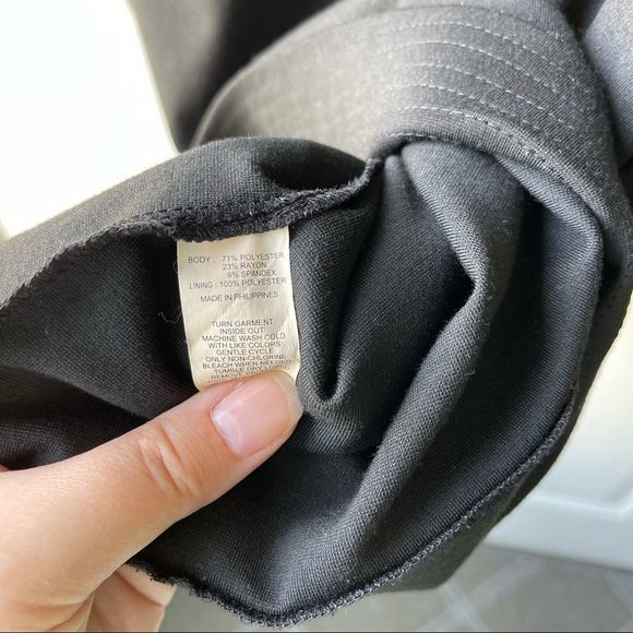 Express Black V Neck Sleeveless Mini Dress Size XS - Picture 3 of 9